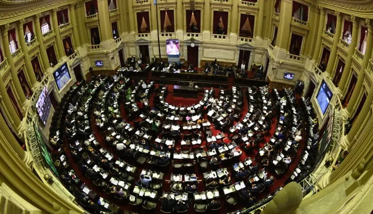 Argentina reduce la edad de responsabilidad penal a 14 años